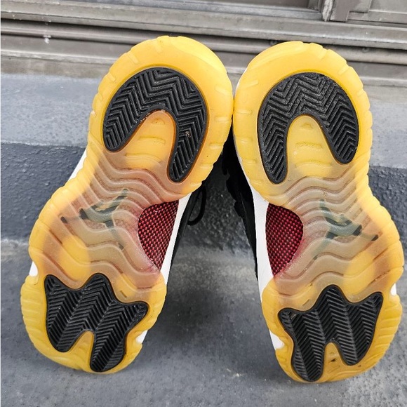 Jordan 11 Retro “72-10” Sneakers- 6.5Y - Picture 4 of 10